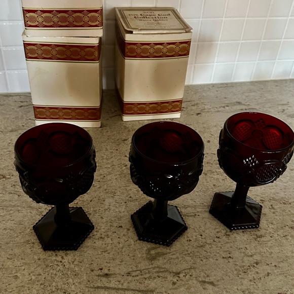 Vintage Ruby Red Avon Large Goblets set of 3 - Picture 5 of 12